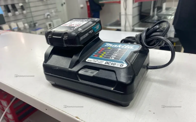 Зарядное устройство Makita dc10wd