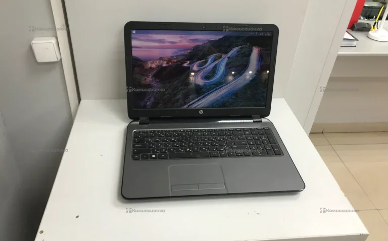 Ноутбук Hp 15-r082sr