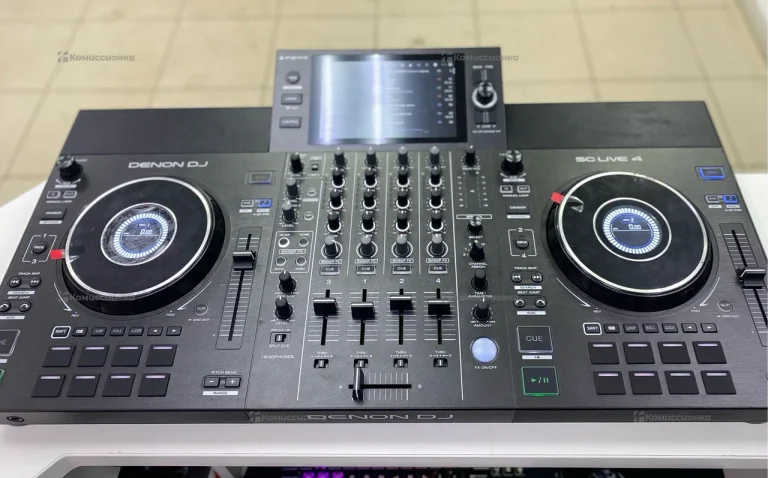 Denon DJ sc live 4  Диджейский пульт