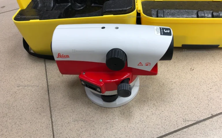 Оптический нивелир Leica NA724