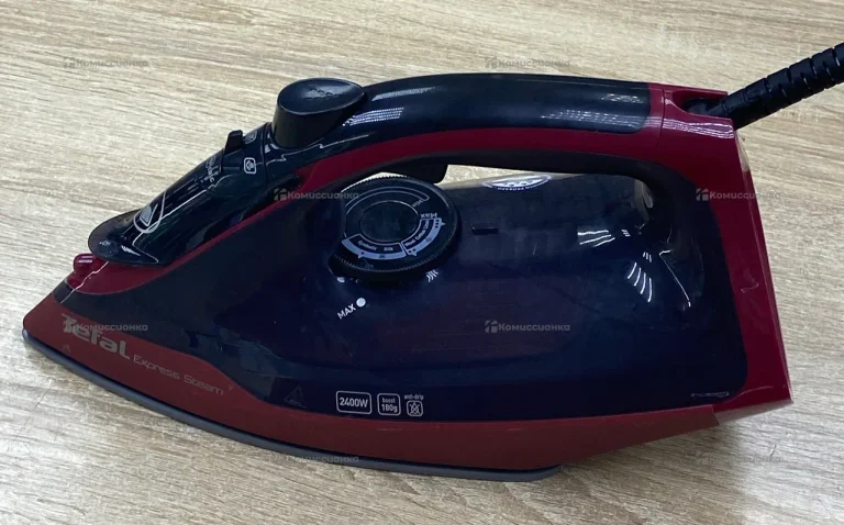 Утюг Tefal AM0-2424