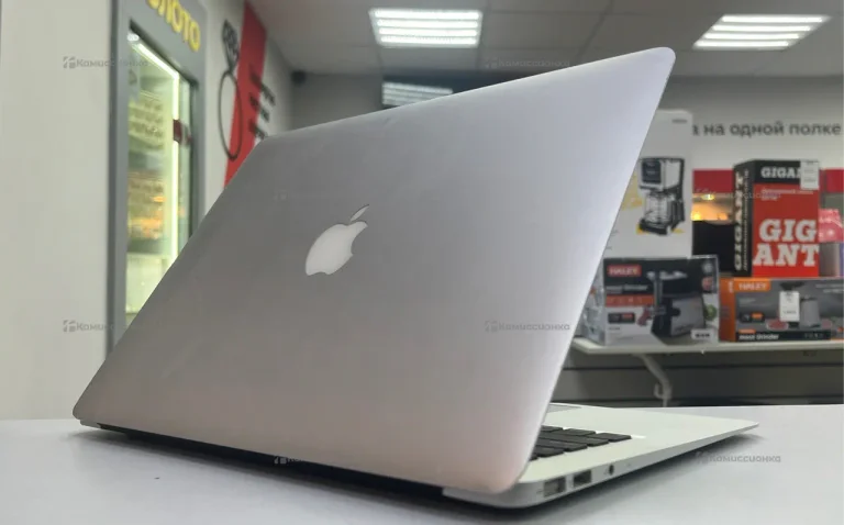 Ноутбук MacBook Air 13 2011
