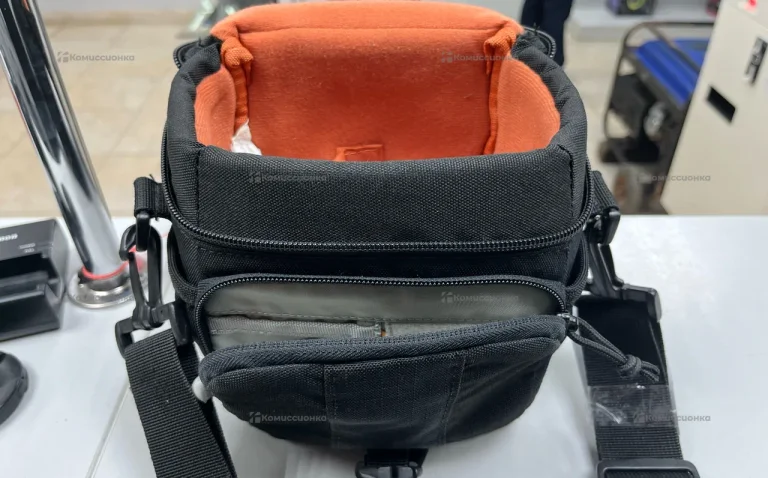 Фотоаппарат  Canon 1100D