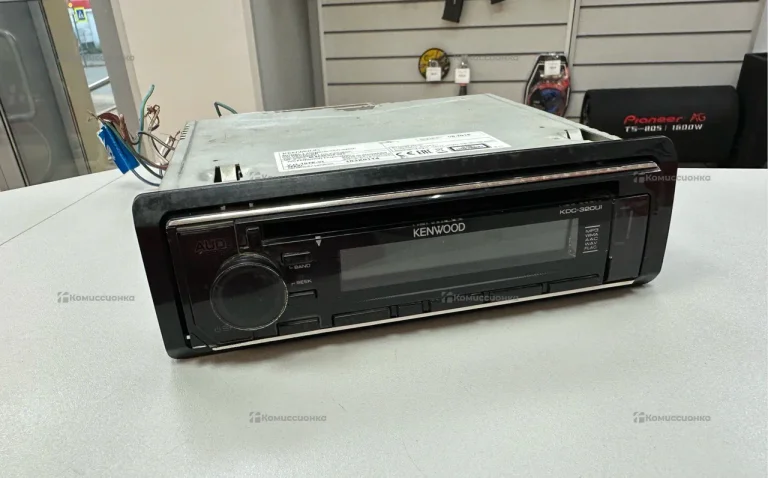 Автомагнитола Kenwood KDC-320UI