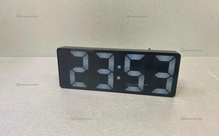 Часы настольные цифровые