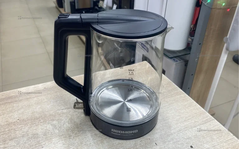 Чайник Redmond RK-G196