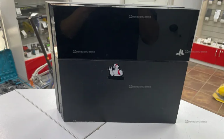 Приставка Sony .PS4 Fat 500GB.