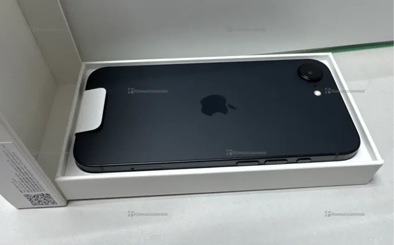 Apple iPhone 16e 8/128 ГБ