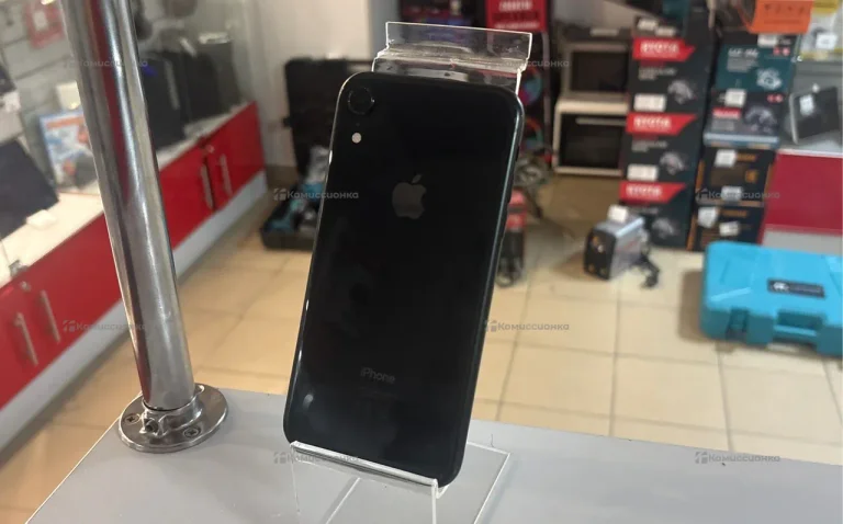 Apple iPhone XR 64 ГБ