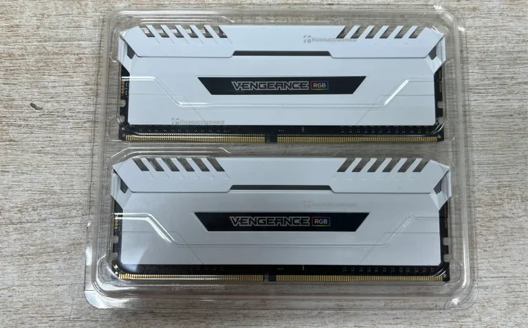 Оперативная память Corsair ddr4 2x16