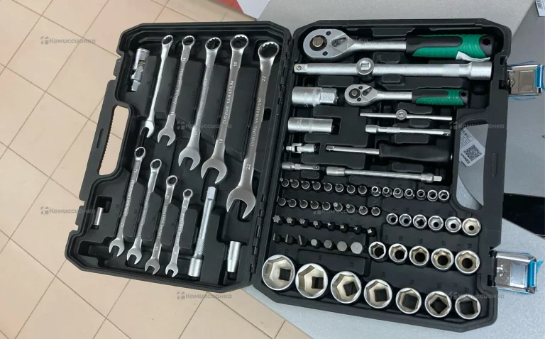 набор инструментов 82