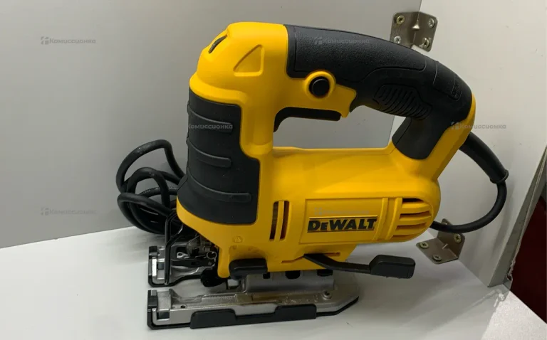 Лобзик DEWALT DWE349-QS
