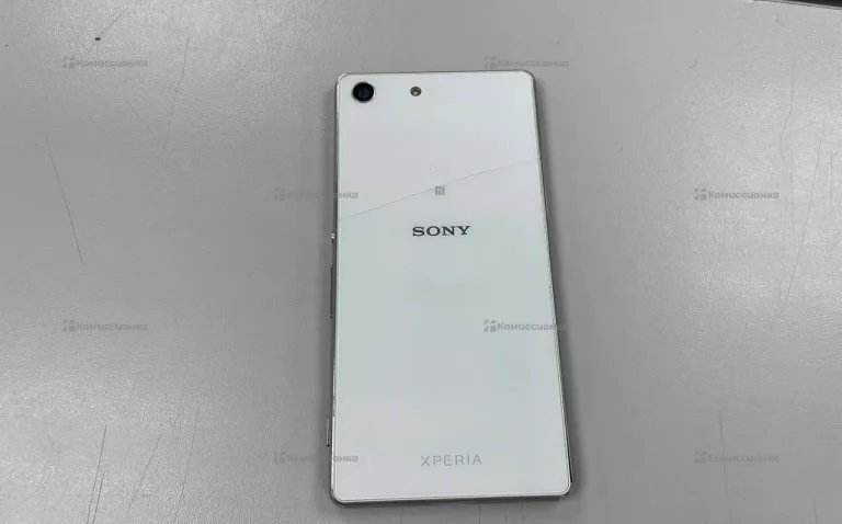 Sony E5603.