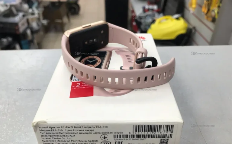 Часы  Huawei Band 6