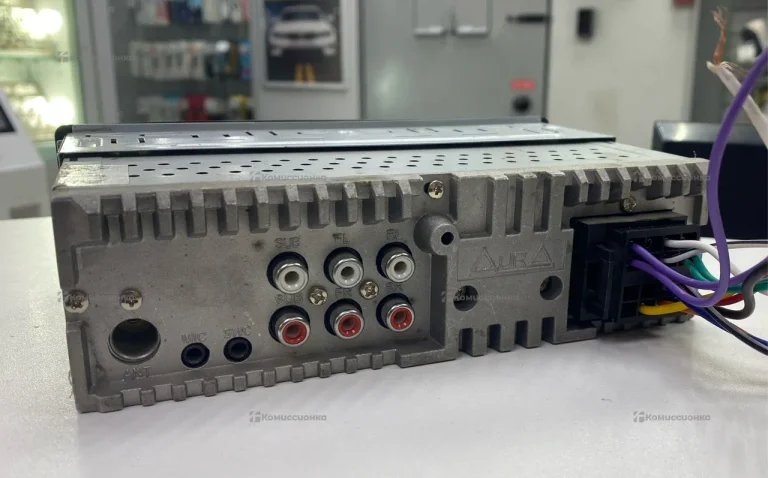 Автомагнитола Aura AMH-79DSP