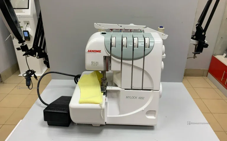 Оверлок Janome MYLOCK 4952
