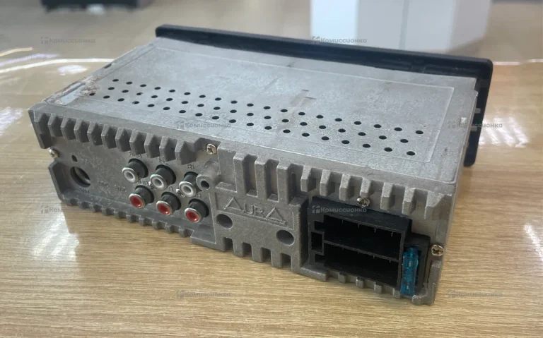 Автомагнитола aura amh-5358t