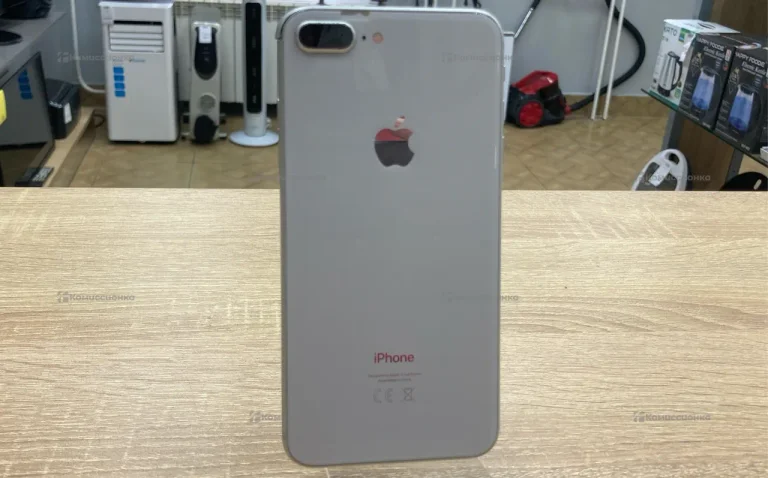 Apple iPhone 8 Plus 3/64 ГБ