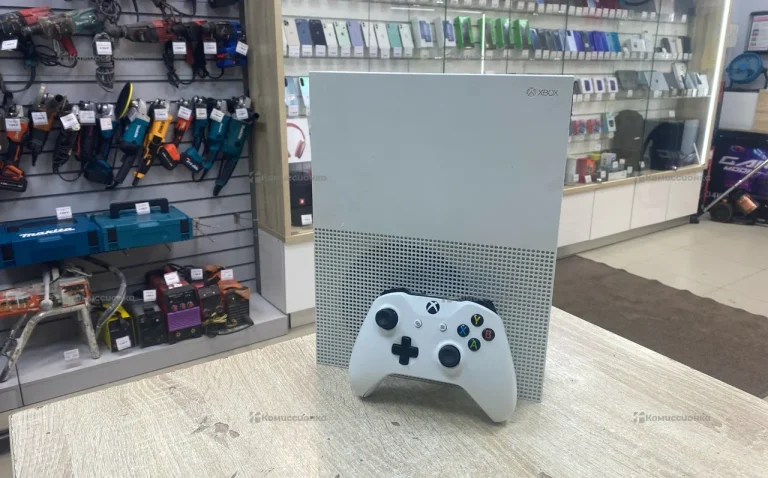 Приставка Xbox One S 500 ГБ