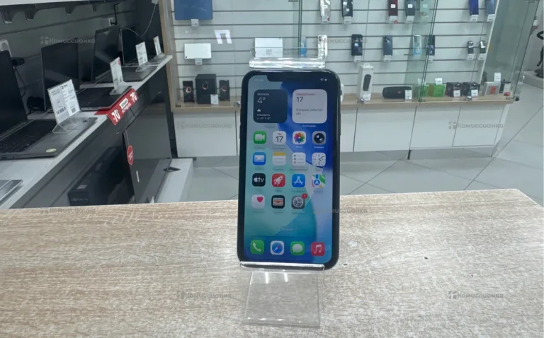 Apple iPhone 11 4/64 ГБ