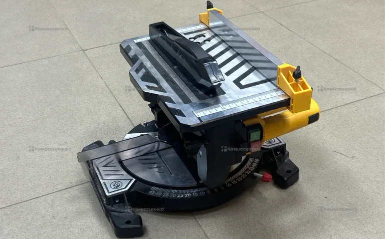 Пила торцовочна Huter ПТ-К1521