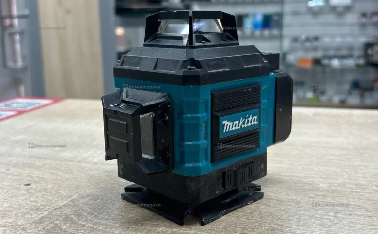 Лазерный уровень с треногой Makita
