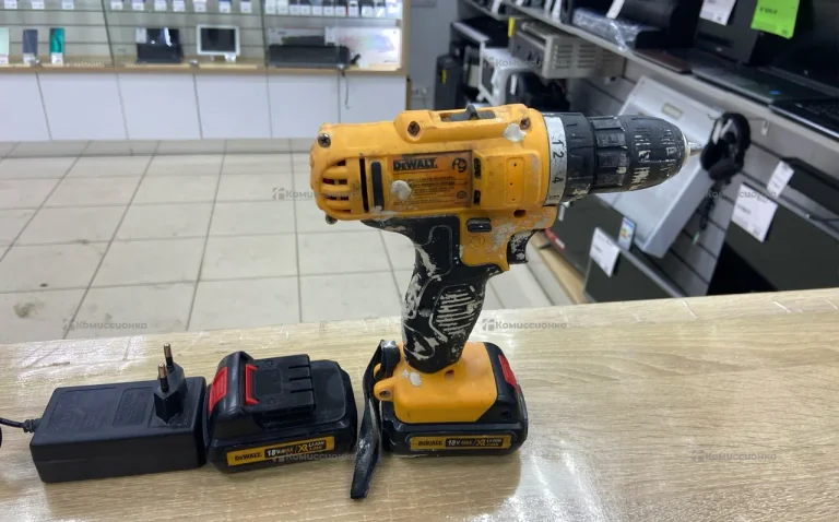 Дрель шуруповерт  DeWalt реплика