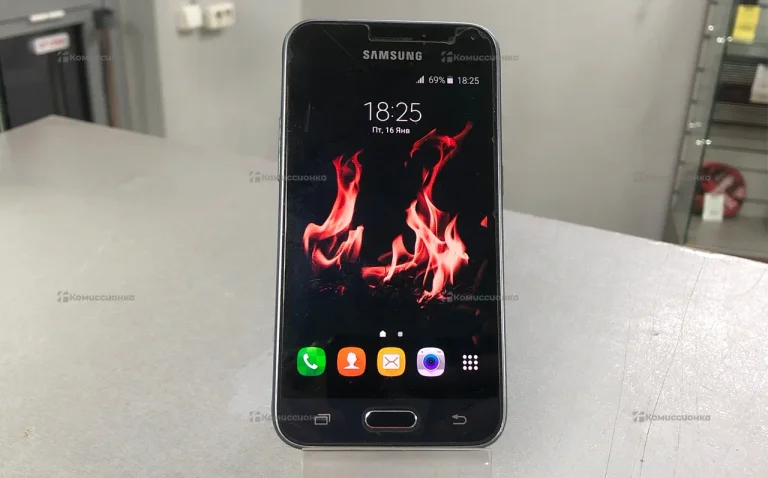 Samsung Galaxy J1 (2016) 1/8 ГБ