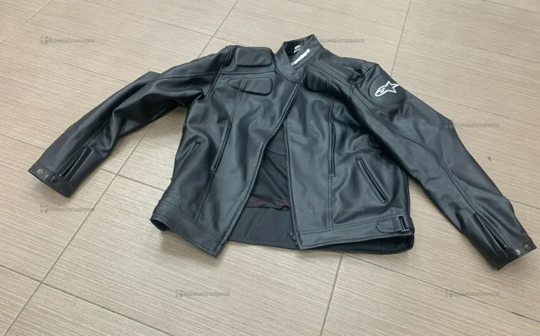 Мотокуртка черная