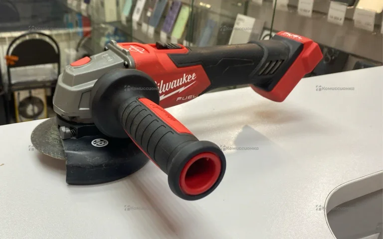 Угловая шлифмашина Milwaukee M18 FSAG125XB