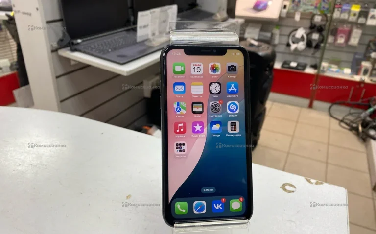 Apple iPhone XR 3/64 ГБ