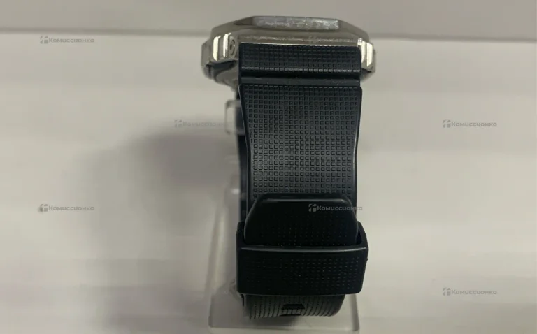 Часы  Casio G-shock GM-2100