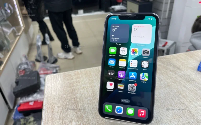 Apple iPhone 11 4/64 ГБ