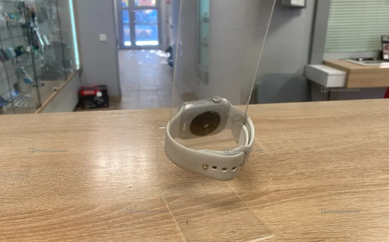 Часы  Apple Watch SE 2 44mm