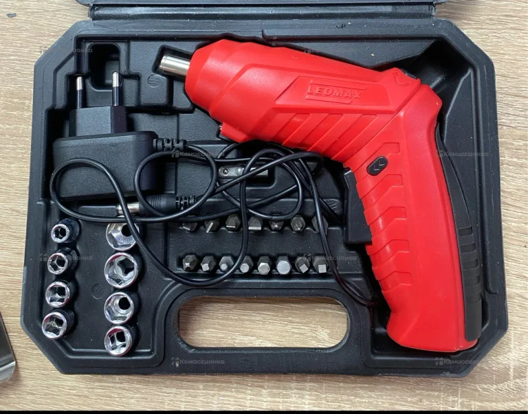 Электроотвертка Leomax красная
