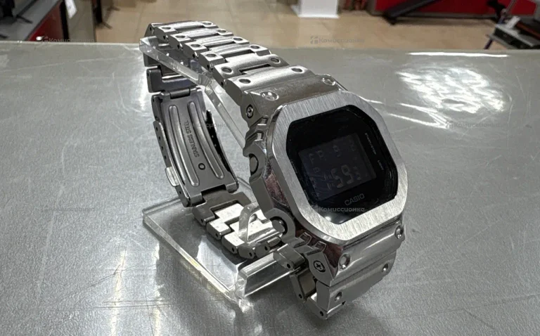 Часы  Casio DW-5600BB