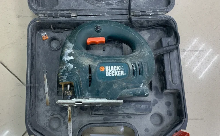 Электролобзик BlackDecker CD301