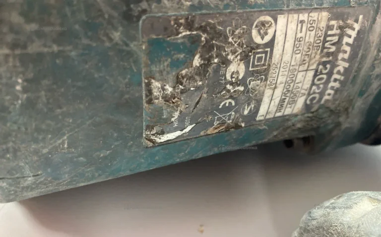 Отбойный молоток makita HM1202C