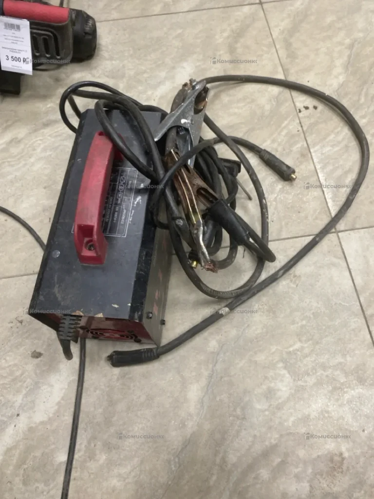 сварочный инвертор PMI220-C2