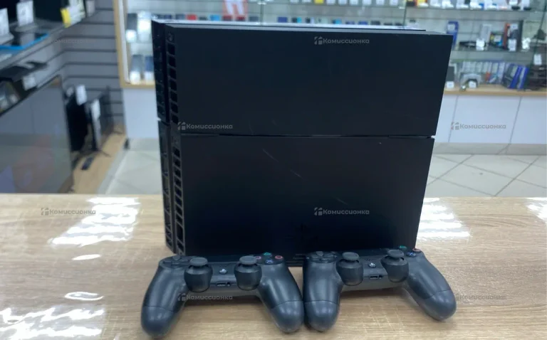 Приставка Sony PS4 Fat 500Gb.
