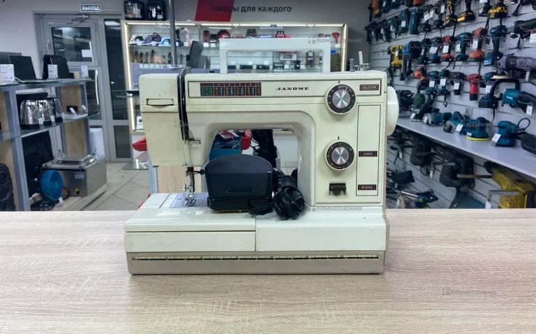 Швейная машина Janome 340