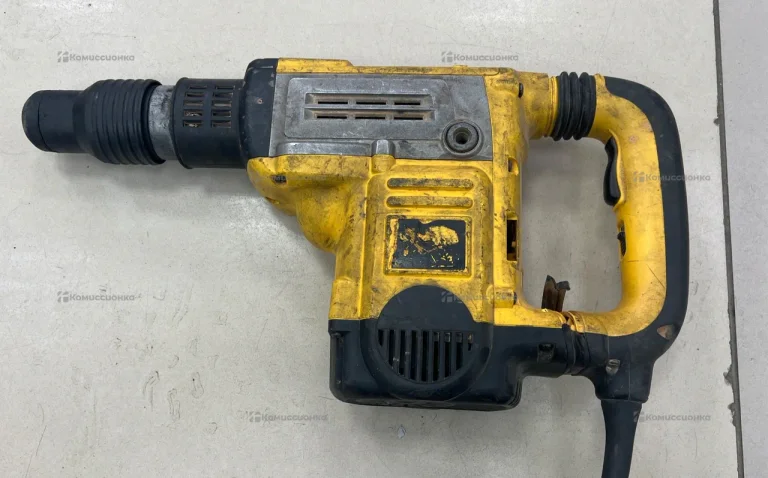 перфоратор DEWALT D25501