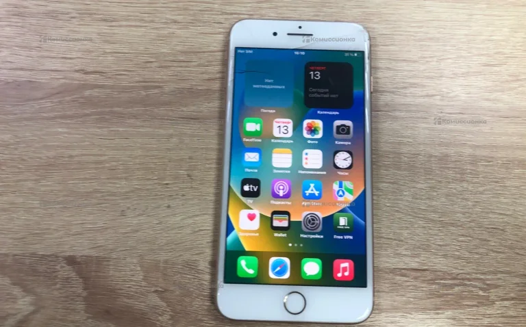 Apple iPhone 8 Plus 3/64 ГБ