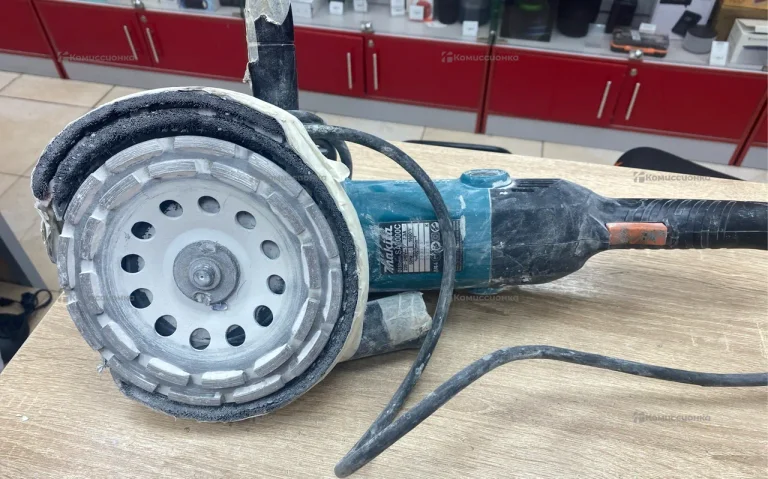 Ушм Makita SA7000C