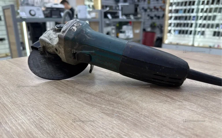 Уши Makita GA5030
