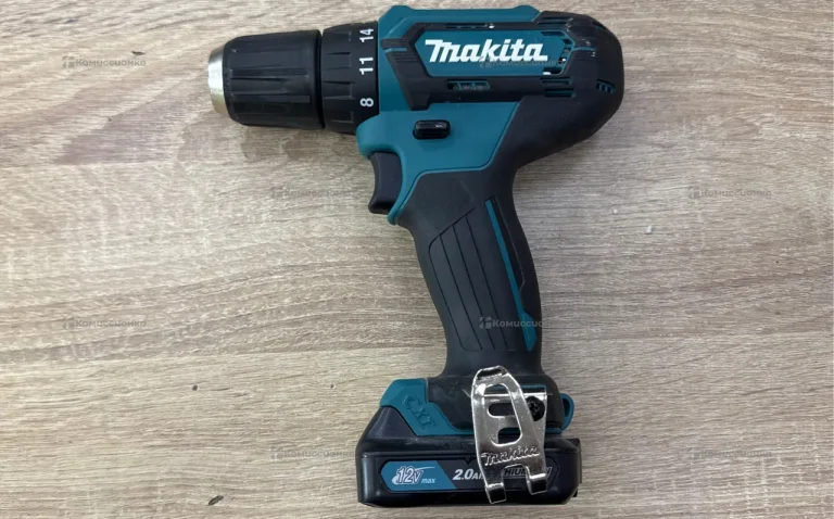 Аккумуляторная дрель-шуруповерт Makita DF333D