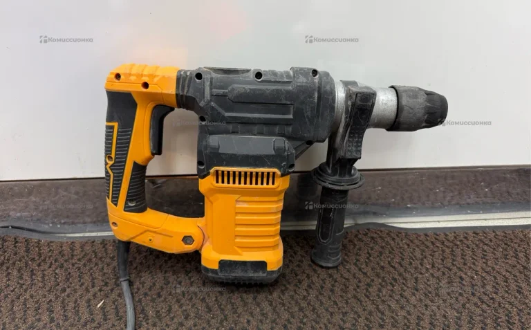 Перфоратор Deko ZKHW 2050W