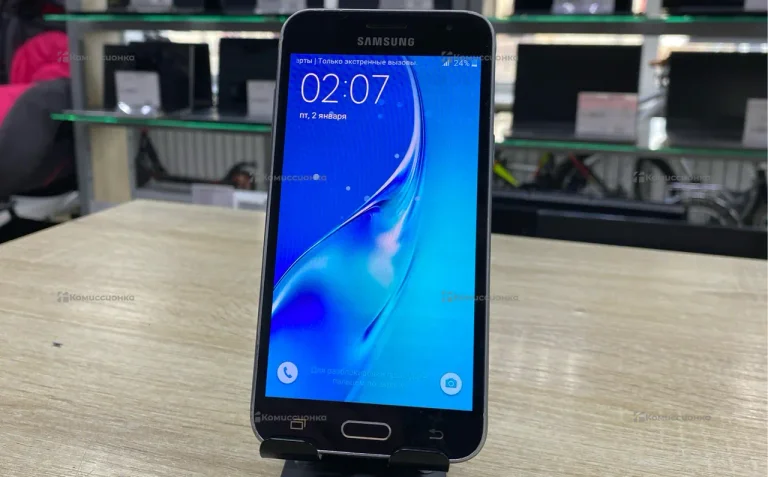 Samsung Galaxy J3 (2016) SM-J320F/DS 8Gb