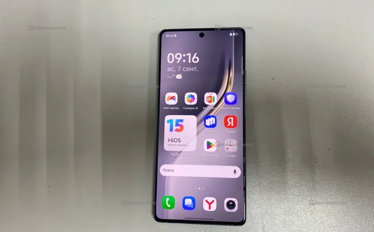 Tecno CAMON 40 Pro 5G 8/256 Гб