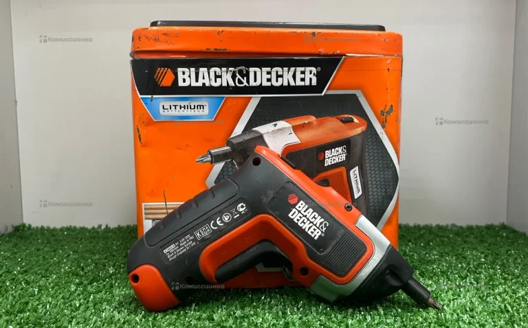 Электронная отвертка Black Decker Compact